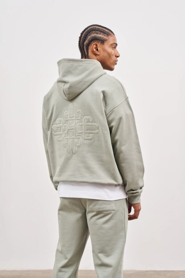 OUTLINE EMBROIDERED EMBLEM HOODIE